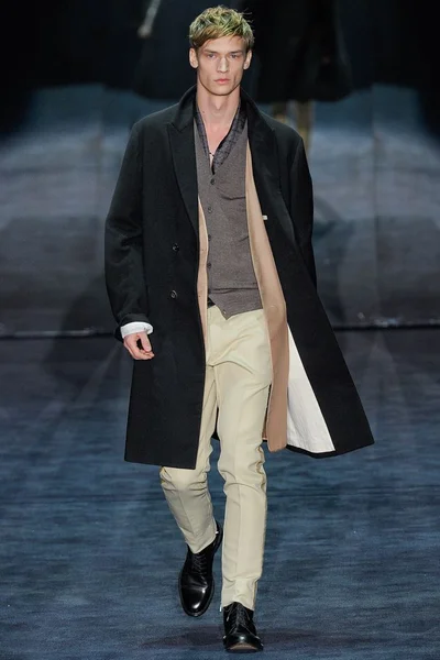 Look 30